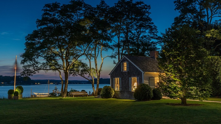 Illuminating Your Night: Night Captions for Instagram Illuminating Your Night
