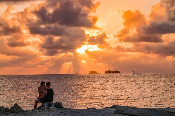 250 Sunset Quotes of Love: Embracing Love’s Golden Hour Sunset Quotes of Love