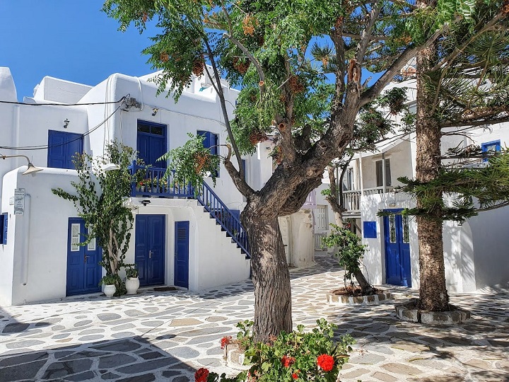 150 Mykonos Captions: Celebrate the Magic of the Greek Paradise 150 Mykonos Captions Celebrate the Magic of the Greek Paradise 1