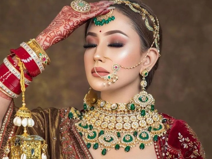 Unveiling the Glam: Captivating Makeup Captions for Your Instagram Moments makeup captions for instagram
