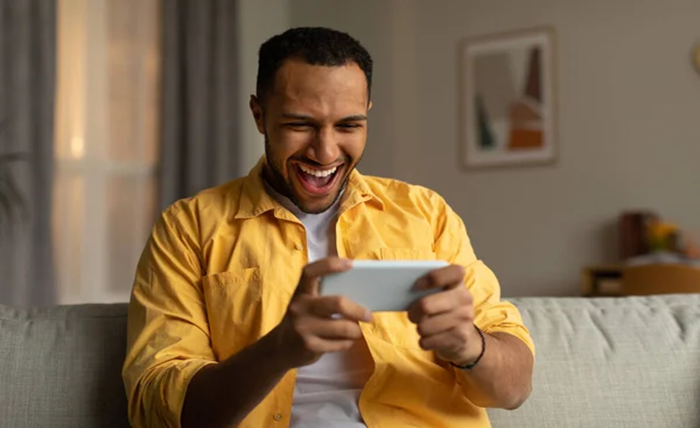 Security Concerns with Direct Mobile Access to Online Games Security Concerns with Direct Mobile Access to Online Games