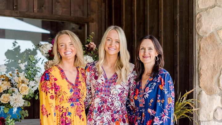 Celebrating Sisterhood: 100 Heartfelt Birthday Captions for Your Sister on Instagram birthday wishes for sister 1660856084